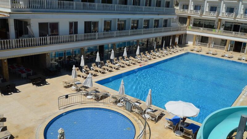  LA PERLA RESORT & HOTEL