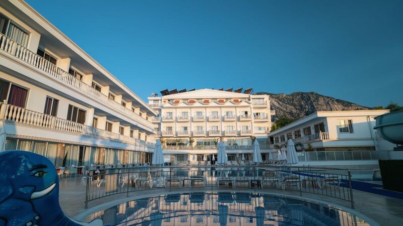  LA PERLA RESORT & HOTEL