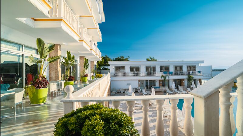  LA PERLA RESORT & HOTEL