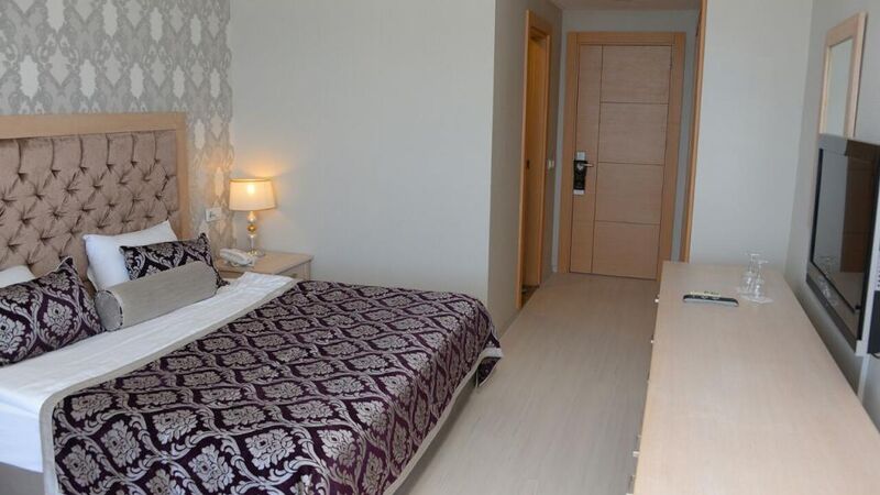  LA PERLA RESORT & HOTEL