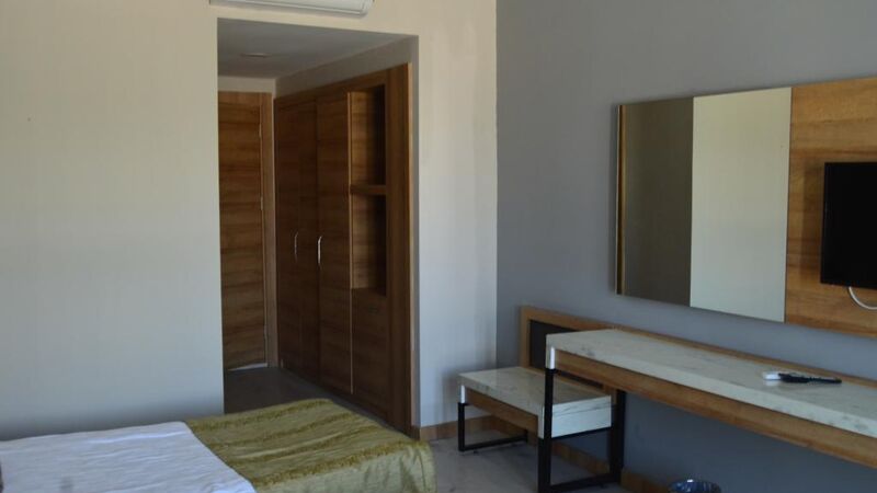  LA PERLA RESORT & HOTEL
