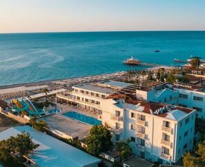  LA PERLA RESORT & HOTEL