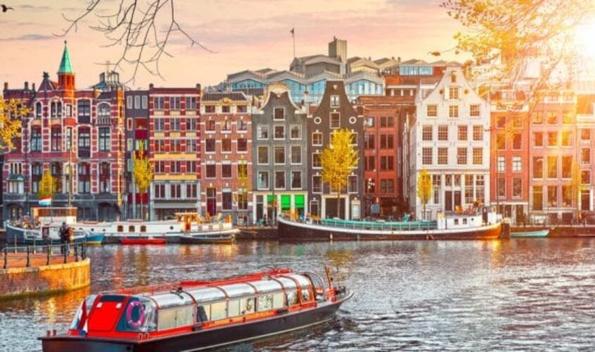 YILBAŞINDA YÜZEN ŞEHİR: AMSTERDAM TURU ( THY İLE )