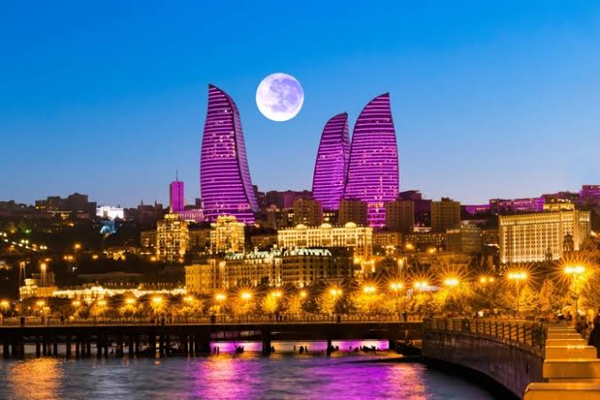 Elegant Bakü Ajet Hava Yolları ile 3 Gece 4 Gün